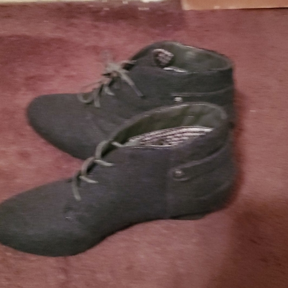 Boots - Picture 2 of 3